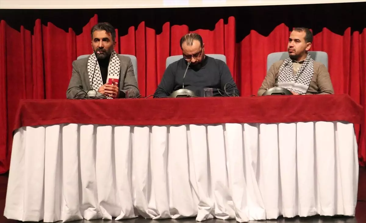 Erzurum’da “Gazze’yi duyan yok mu” paneli düzenlendi