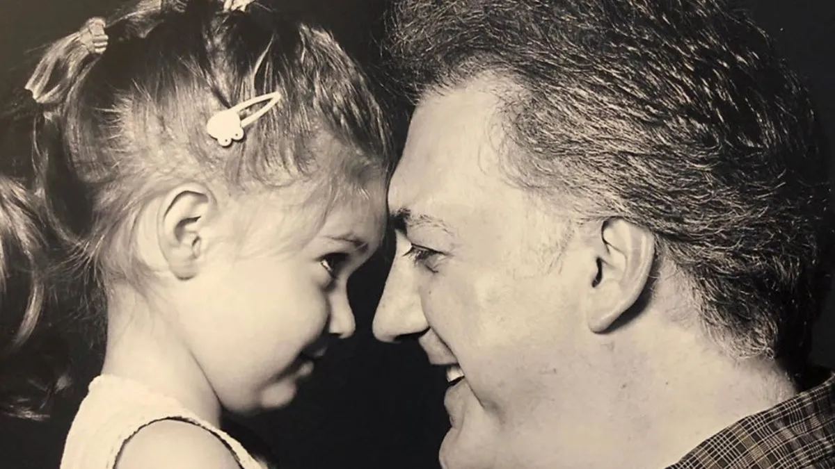 Tamer Karadağlı’nın 18 yaşındaki kızı Zeyno büyüdü! Hem güzelliğiyle hem de yeteneğiyle kendine hayran bıraktı…